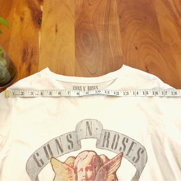 Guns N’ Roses Crop Top Band Graphic White T Shirt. Size medium. - Picture 10 of 12